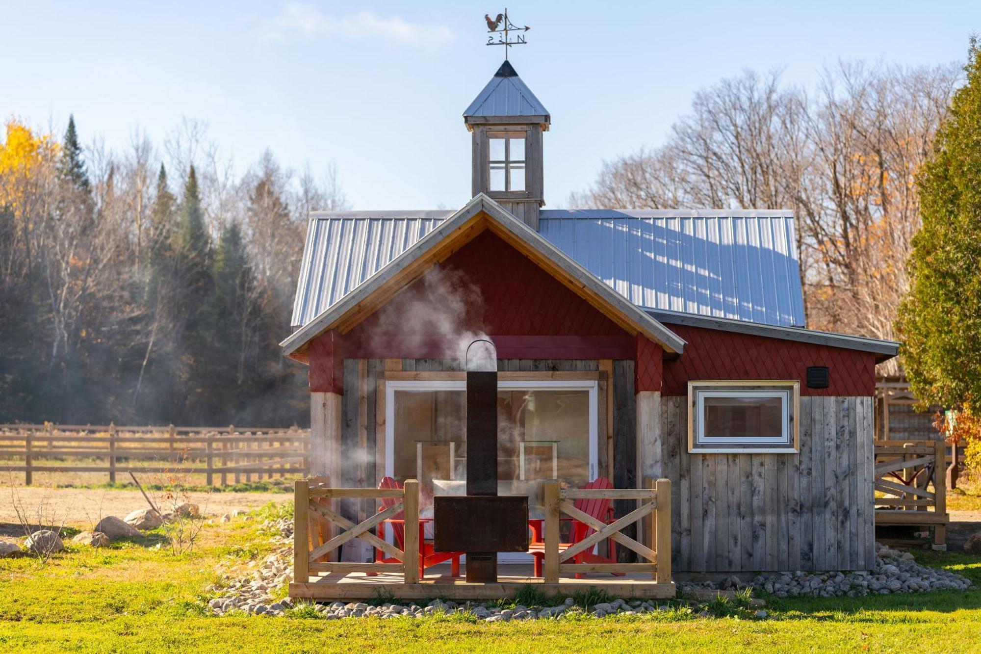 Le Baluchon Eco-Villegiature Saint-Paulin Exteriér fotografie